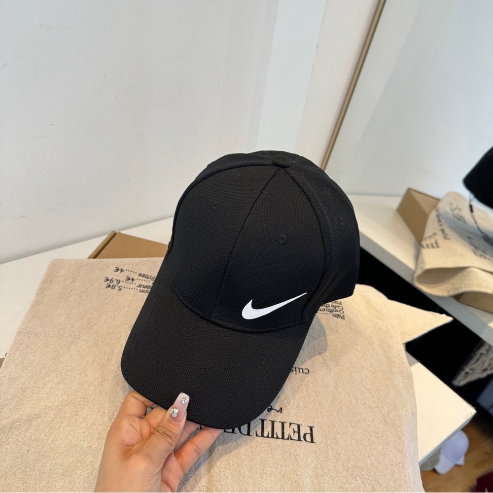 Nike Black Swoosh Baseball Cap